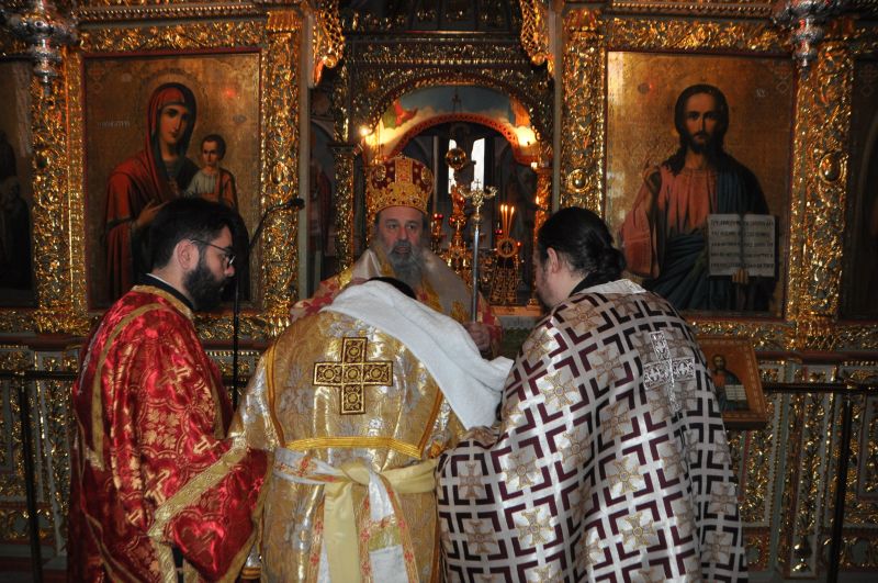 Χειροτονία διακόνου στή Μητρόπολή μας